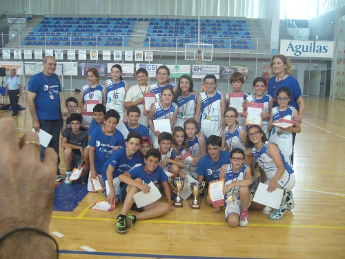 El equipo de baloncesto alevín del colegio queda subcampeón regional escolar